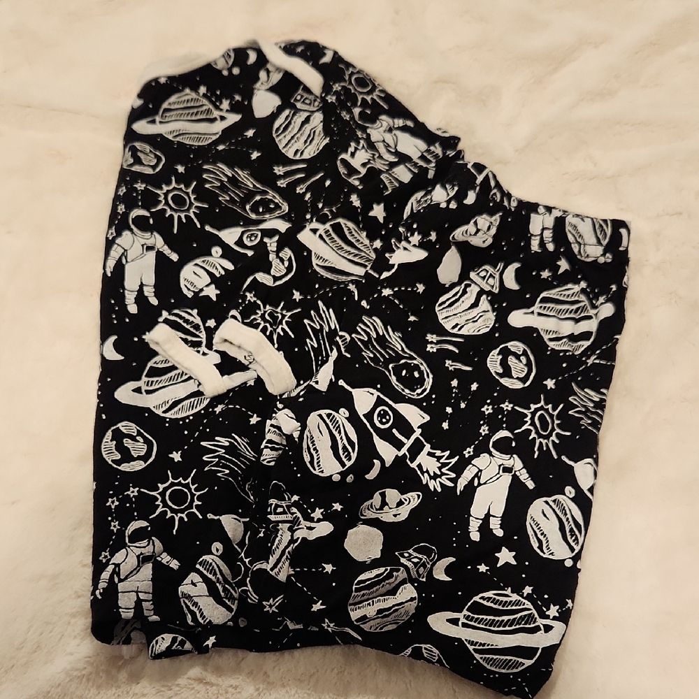 Black and White Space-Themed Pajamas 4T